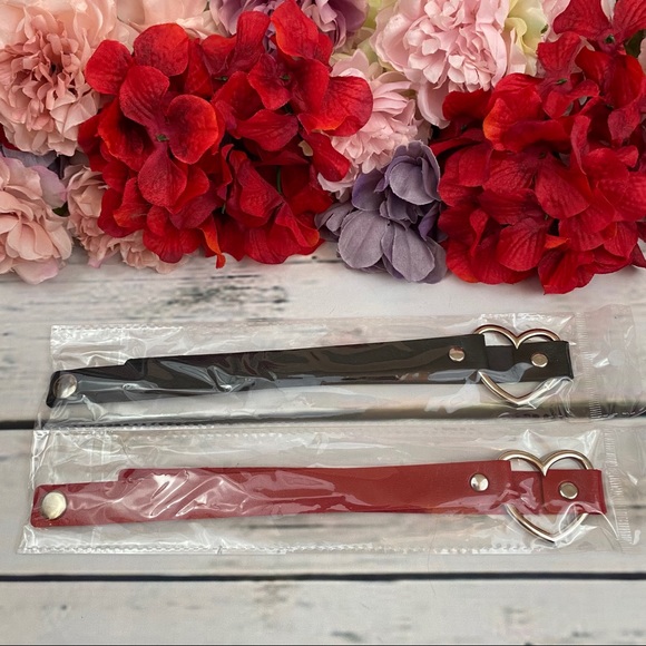 Punk Gothic Vegan Leather Choker with Heart Ring - Picture 15 of 16